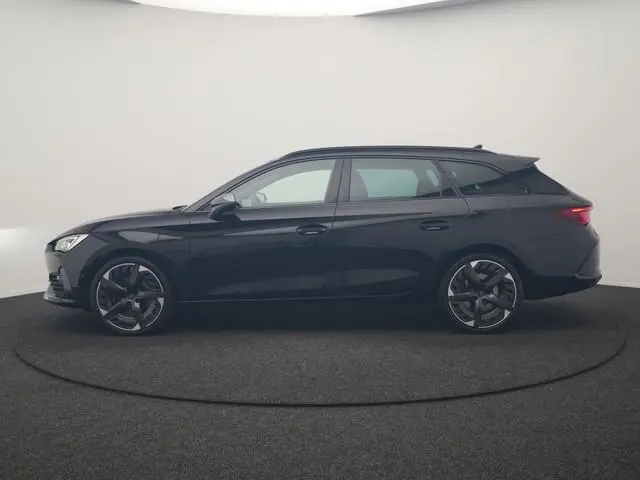 CUPRA Leon Sportstourer 1.4 e-Hybrid VZ PHEV 245pk Dealer O.H | Trekhaak Af Fabriek | Camera | Sfeer...