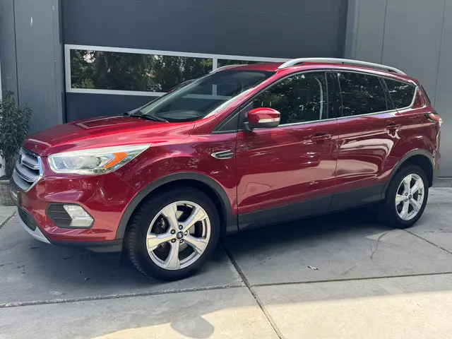 Ford Kuga 1.5 TDCi 120 PK Automaat Titanium Navi Trekhaak Stoelverwarming Camera