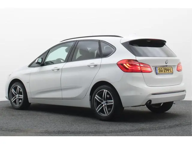 BMW 2-serie Active Tourer 218i Corporate Lease Executive LED, Camera, Navigatie, Stoelverwarming, PD...