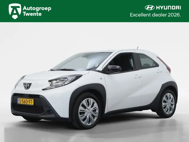 Toyota Aygo X 1.0 VVT-i MT Play | Carplay | All Seasons | Achteruitrijcamera |