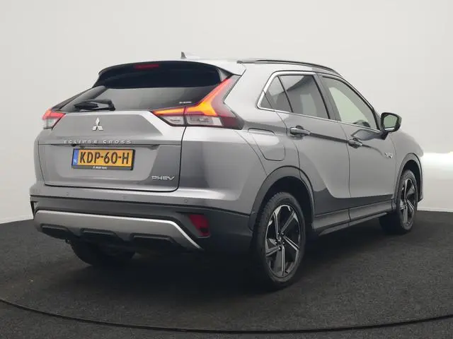 Mitsubishi Eclipse Cross 2.4 Intense PHEV 188pk Dealer O.H. | Camera | Keyless | Alcantara Sportstoe...