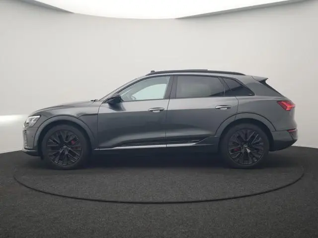 Audi Q8 e-tron 55 quattro S Edition Competition 115 kWh Dealer O.H | Panodak | Luchtvering | Camera...