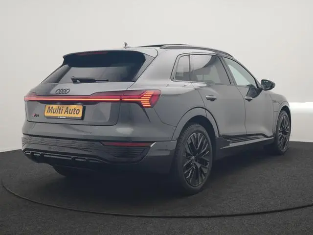 Audi Q8 e-tron 55 quattro S Edition Competition 115 kWh Dealer O.H | Panodak | Luchtvering | Camera...