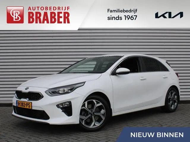 Kia Ceed 1.4 T-GDi DynamicPlusLine | Trekhaak | Stuur-/stoelverwarming | Camera | 17" LM | Navi | Cl...