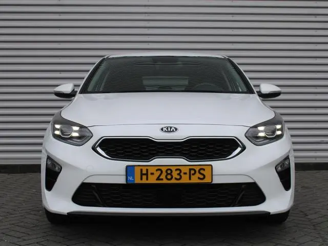Kia Ceed 1.4 T-GDi DynamicPlusLine | Trekhaak | Stuur-/stoelverwarming | Camera | 17" LM | Navi | Cl...