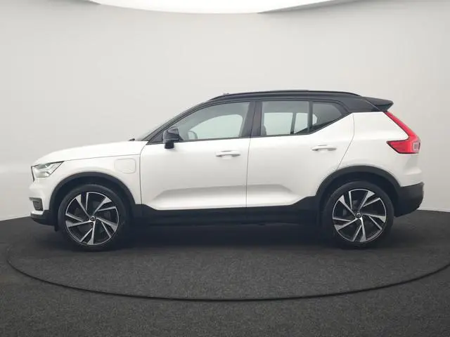 Volvo XC40 T5 Recharge R-Design PHEV 262pk | Panodak | Adaptive Cruise | Camera | Alcantara Sportsto...