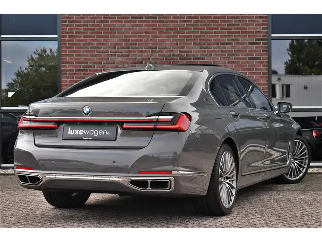 BMW 7-serie M760Li xDrive 6.6 V12 | Bernina-grau | NL-auto | NP 262K | LCI