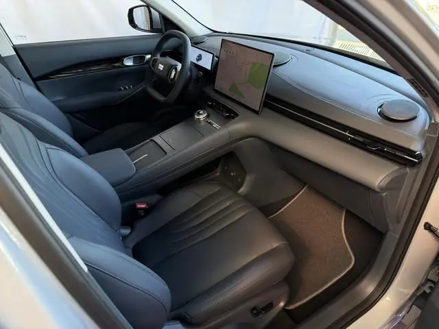 Geely E5