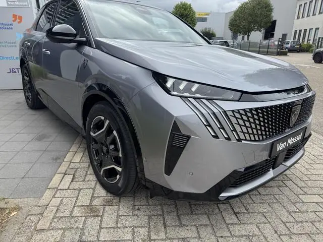 Peugeot e-3008