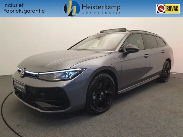 Volkswagen Passat Variant 1.5 eHybrid 272pk DSG/AUT R-Line Wegklapbare trekhaak, Panoramadak, Harman/Kardon, Leder