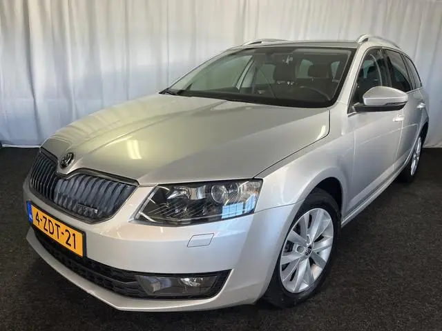 ŠKODA Octavia Combi 1.6 TDI Greenline ECC/PDC/XENON/BLUETOOTH/CRUISE