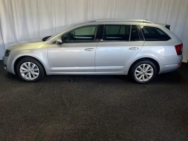 ŠKODA Octavia Combi 1.6 TDI Greenline ECC/PDC/XENON/BLUETOOTH/CRUISE