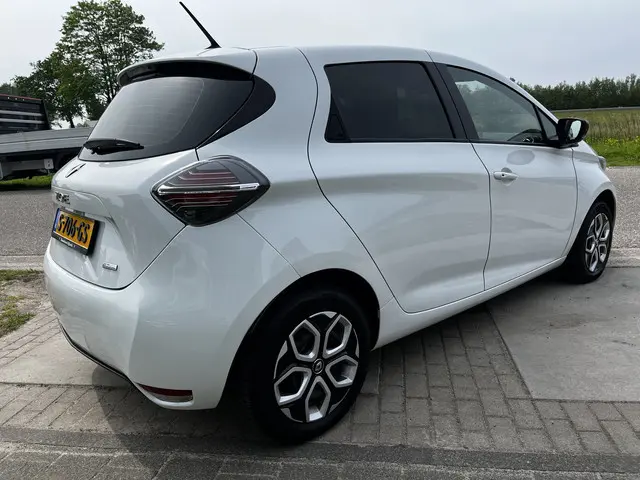 Renault ZOE E-TECH ELECTRIC R110 Life 41 kWh (AccuHuur) / Stoelverw. / Stuurverw. / Apple Carplay -...