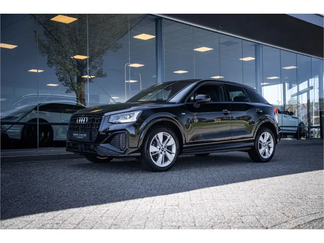 Audi Q2 35 TFSI S-line ** Virtual Cockpit ** 18" S-Design velgen ** Stoelverwarming ** Carplay ** LE...