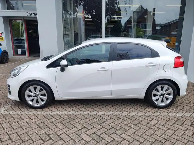 Kia Rio 1.2 CVVT EXECUTIVELINE Navi | Clima | Camera | Cruise