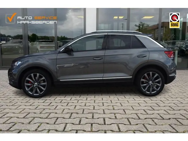 Volkswagen T-Roc 1.5 TSI Sport | Trekhaak | Camera | ACC |