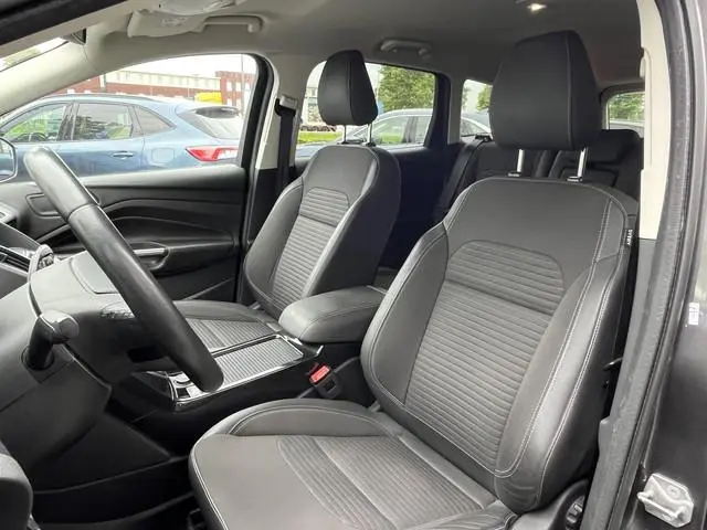 Ford Kuga 1.5 EcoBoost Titanium X 150pk/110kW 6-bak | Trekhaak | Elektr. achterklep | Bi-Xenon | Son...