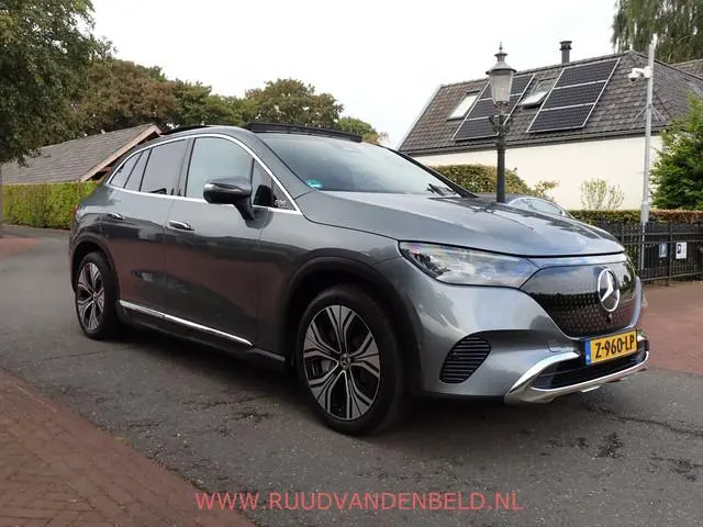 Mercedes-Benz EQE