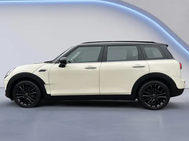 Mini Clubman 1.5 Cooper Chili Serious Business /Apple & Android carplay/Elektr. panoramadak/Stoelver...