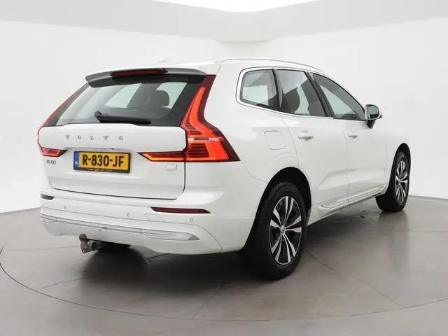 Volvo XC60 2.0 T6 350 PK PLUG-IN HYBRID AWD CORE BRIGHT + ELEK. TREKHAAK 2250 KG | PANORAMA | CARPLA...