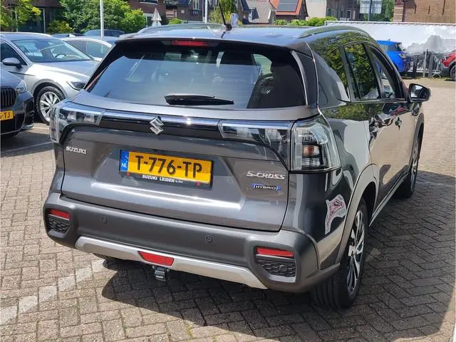 Suzuki S-Cross