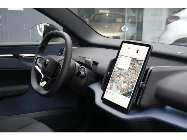 Volvo EX30 Single Motor Extended Range Plus 69 kWh * NIEUWSTAAT * + HARMAN KARDON / PARELMOER LAK
