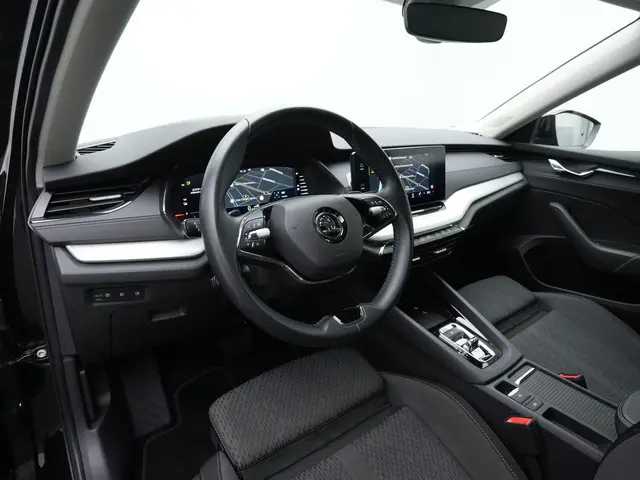 Skoda Octavia Combi 1.4 TSI iV 204 pk PHEV Ambition | Achteruitrijcamera | Adaptive Cruise | Stuur-/...