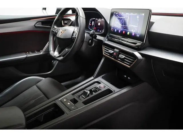 CUPRA Leon Sportstourer 1.4 e-Hybrid VZ Business CLIMA | STUURVERWARMING | DAB | APPLE | CAMERA