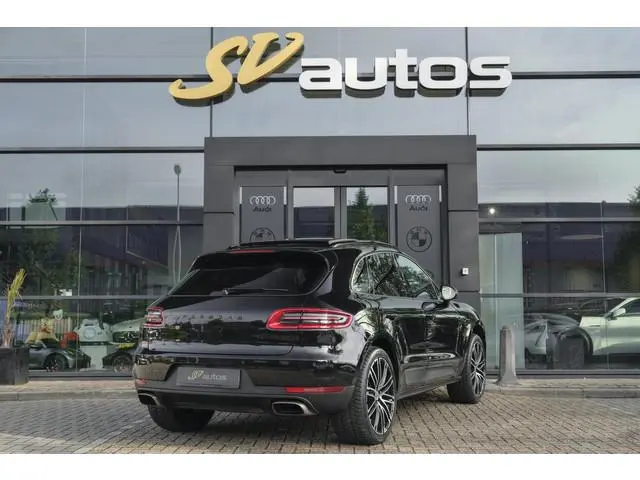 Porsche Macan 2.0 T 252pk Panoramadak Luchtvering 18-weg Adaptieve Sportstoelen Trekhaak elektrisch...