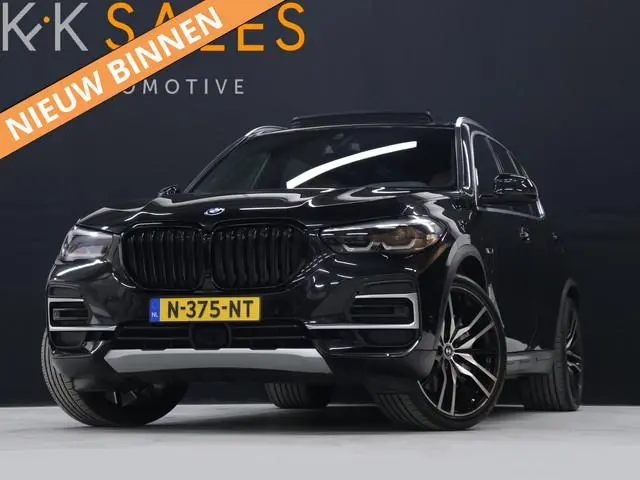 BMW X5 xDrive45e M Sport [LUCHTVERING, SCHUIFKANTELDAK, APPLE CARPLAY, MEMORY SEATS, CAMERA, ADAPTIV...