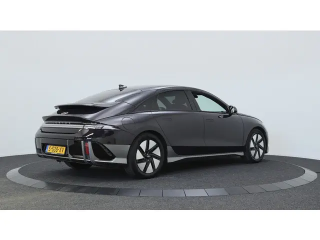 Hyundai IONIQ 6 Connect 77.4 kWh | Stoelverwarming | Navigatie |