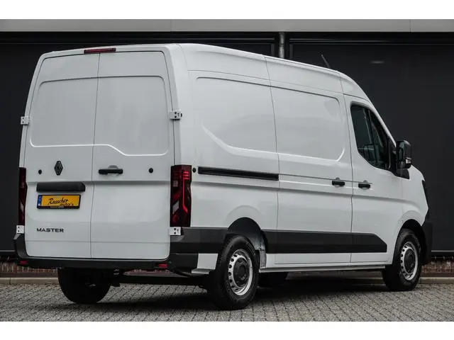Renault Master T35 | L2H2 | 2.0Dci 150Pk | Stoel-Bank | Parkeersensoren | Laadruimte betimmering | L...