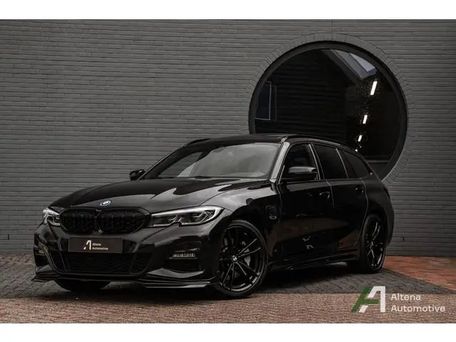 BMW 3-serie Touring 330e xDrive Business Edition Plus M-sport, 19inch, M performance, trekhaak, pano...