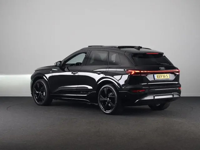 Audi Q6 e-tron Advanced edition 83 kWh 252pk | Panoramadak | Getint glas | Apple carplay | Stoelverw...