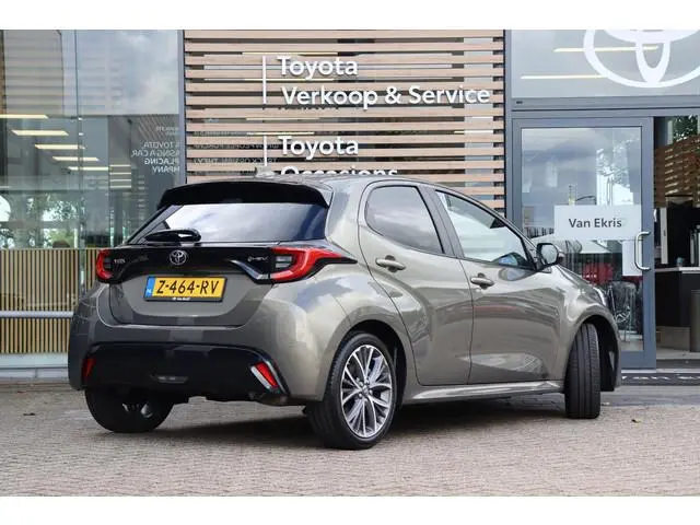 Toyota Yaris 1.5 Hybrid 130 Executive, head-up display,Pano
