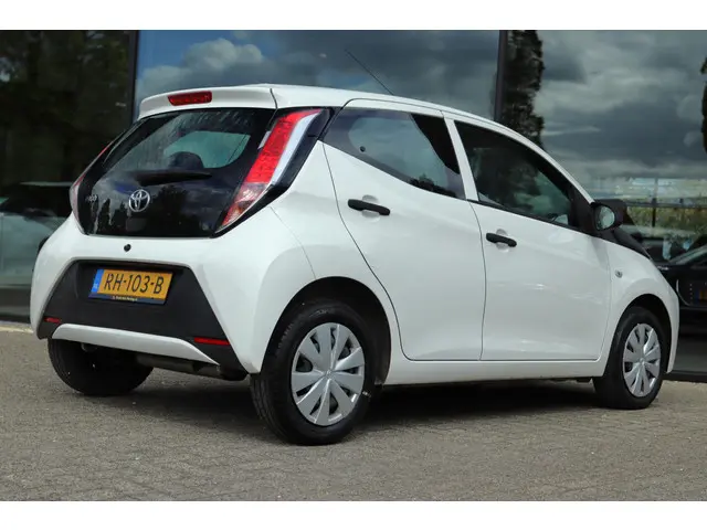 TOYOTA AYGO 1.0 VVT-I X-FUN | AIRCO | BLUETOOTH | NAP