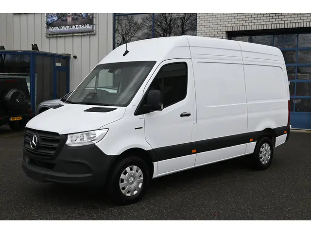 Mercedes-Benz eSprinter 320 L2H2 Pro 81kWh Snellader, Navigatie, Trekhaak, Winterpakket, Etc.