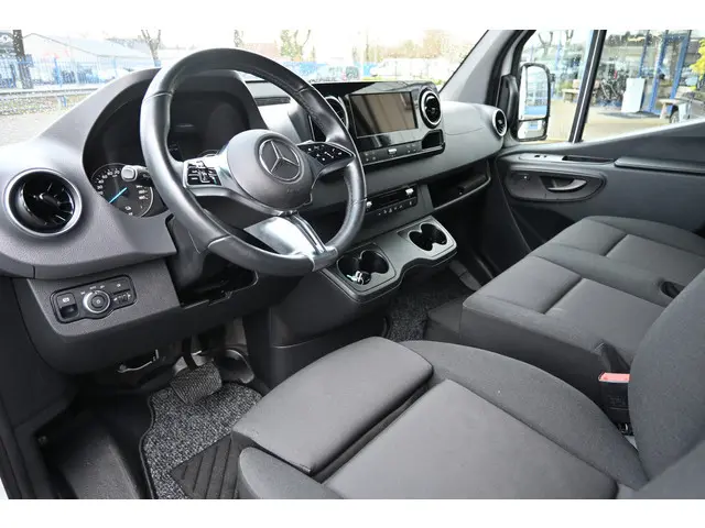 Mercedes-Benz eSprinter