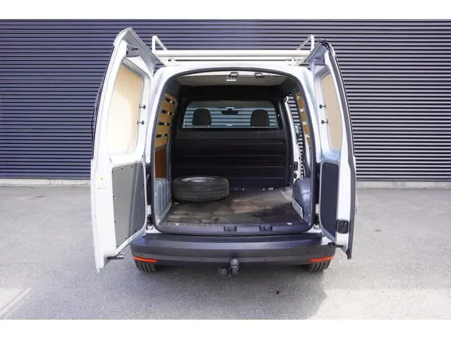 Volkswagen Caddy 102pk Automaat Navigatie Trekhaak Imperiaal Cruise control Parkeersensoren