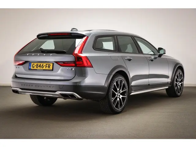 Volvo V90 Cross Country 2.0 T5 AWD Pro | SCANDINAVIAN / LUXURY- LINE | PANORAMADAK | HEAD UP | STUUR...