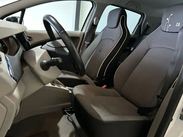 Renault ZOE Q210 Zen Quickcharge 22 kWh Koopaccu | Airco | cruise control | achteruitrijcamera| Soh...