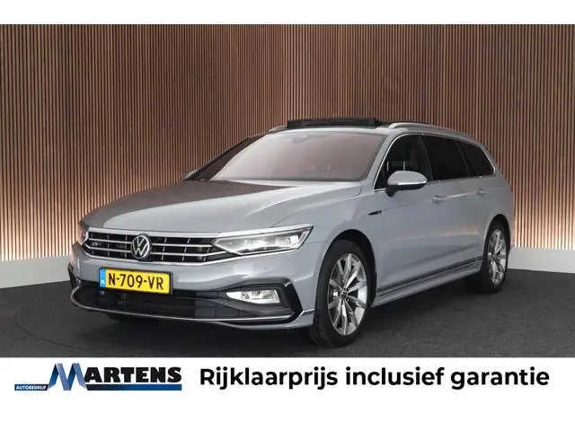 Volkswagen Passat Variant 1.5 TSI 150pk DSG R-Line Business Leder Camera Panoramadak Keyless Virtual...