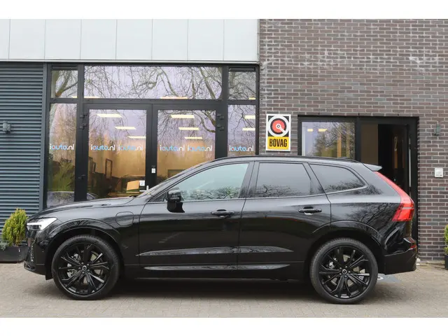 Volvo XC60 2.0 T6 350pk AWD Plus Black Edition Pano/Leder/360/HK/Headup/Elek. sportstoelen+mem/Keyle...