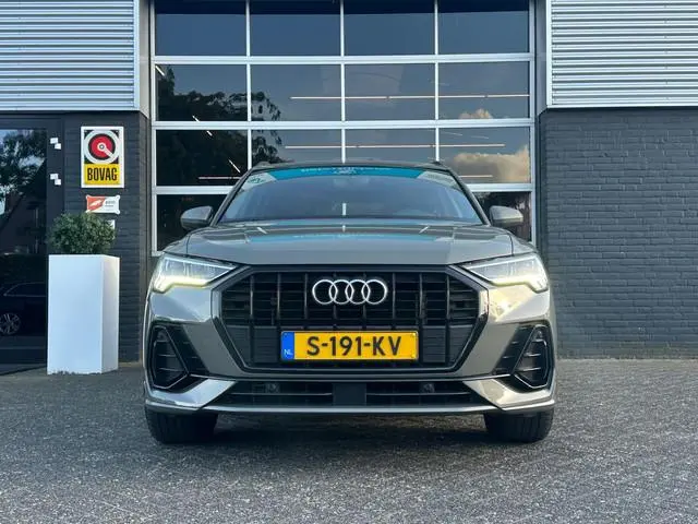 Audi Q3 45 TFSI e S-Line, Automaat, Virtual-Cockpit, CarPlay, Trekhaak, Cruise, Navi, PDC, NAP
