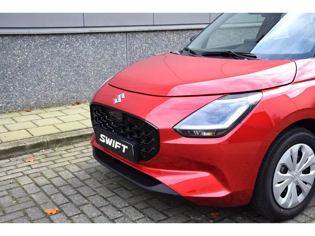 Suzuki Swift 1.2 Comfort Smart Hybrid | €1.600,- korting!!| 10 jaar garantie of 200.000 KM!! |  “Sma...