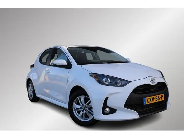 Toyota Yaris 1.5 Hybrid 115 Active, Demovoordeel, Apple Carplay/Android Auto!