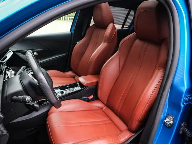 Peugeot e-208 EV GT 350 50 kWh | Clima | Cruise | Navi | Leer | Panoramadak | Stoelverwarming | Pdc...