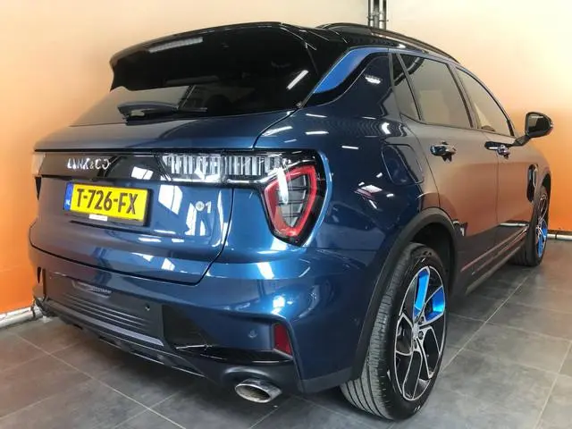 Lynk & Co 01