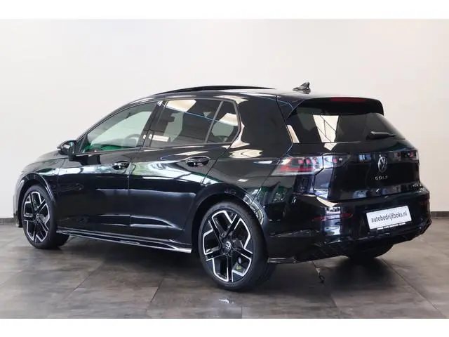 Volkswagen Golf 1.5 eTSI R-Line Edition Panoramadak IQ-Led 24 Maanden garantie* (Vraag naar de voorw...