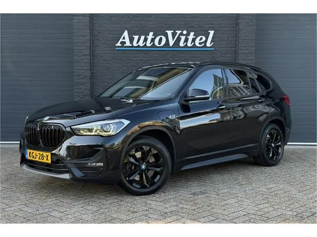 BMW X1 xDrive25e | Leder | Head-Up | Camera | LED | PDC V + A | 20x op vooraad